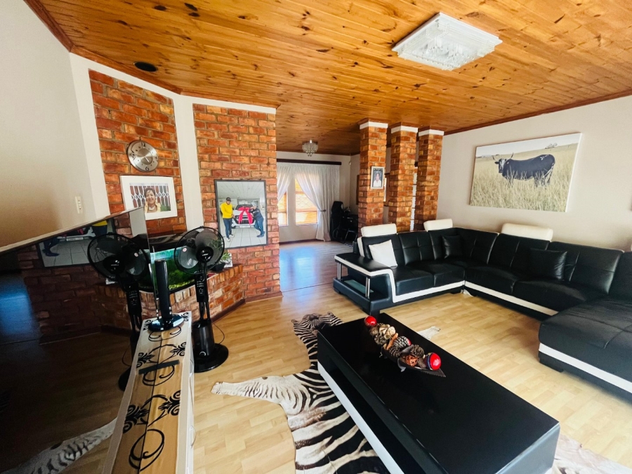 4 Bedroom Property for Sale in Beacon Bay Eastern Cape